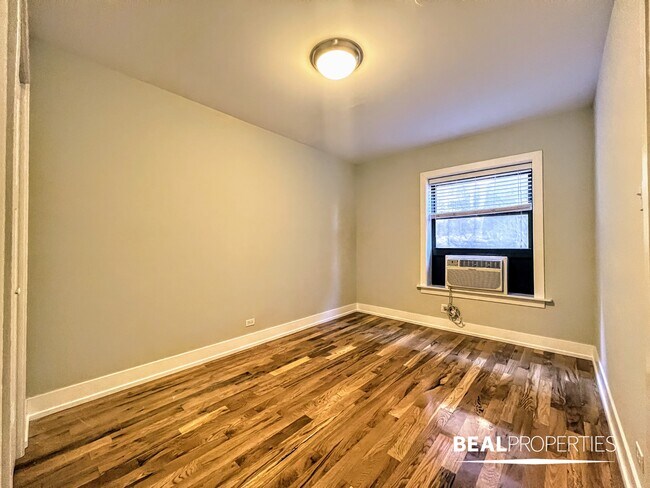 Building Photo - 550 W Arlington Pl