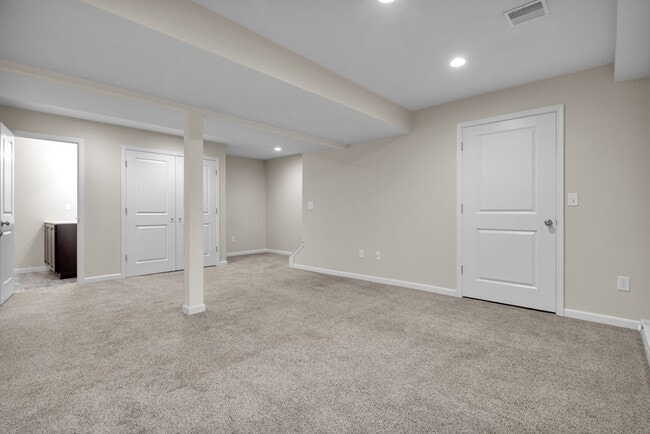 Building Photo - Modern 3-Bed Townhome on Quiet Cul-de-Sac ...