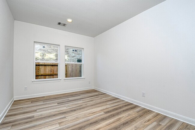 Building Photo - 17703 Rosette Grass Dr