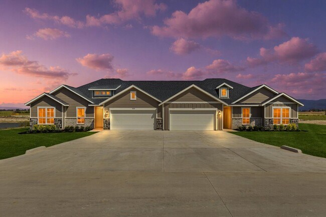 Building Photo - AVAILABLE NOW! EDGEWOOD ESTS DUPLEX LOCATED ON 1-ACRE LOT IN MIDLOTHIAN, TX!