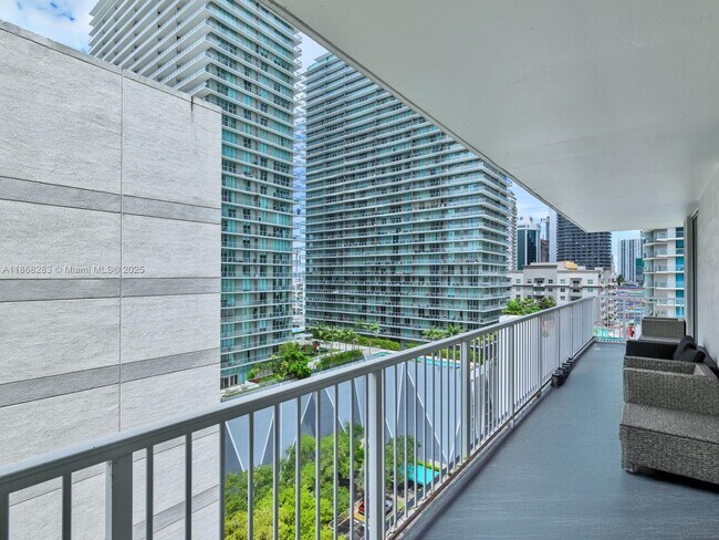 Building Photo - 1250 N Miami Ave