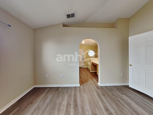 Building Photo - 5276 Mansford Pl