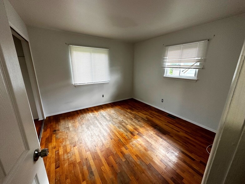 Building Photo - 1490 Brady Ave