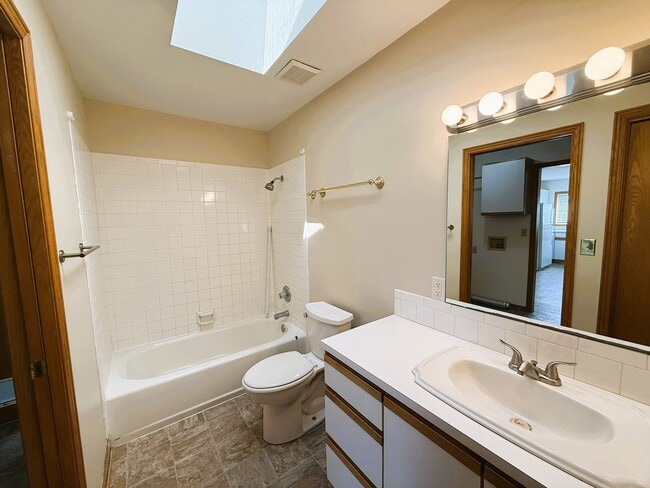 Building Photo - 6126 E Gilbert St