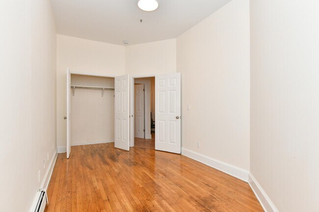 Building Photo - 1115 Willow Ave