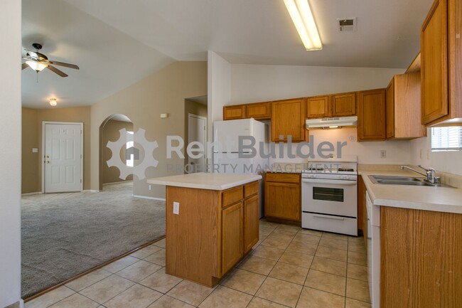 Building Photo - ****LEASE PENDING****PLEASE APPLY AT YOUR ...