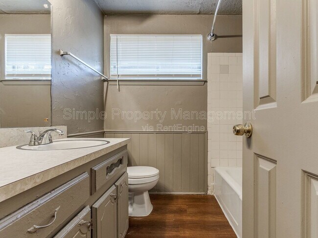 Building Photo - 4008 SE 47th St