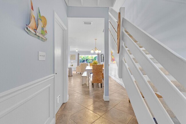 Building Photo - 4949 N Hwy A1A