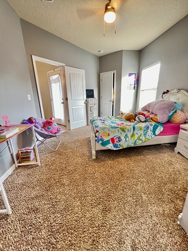 Building Photo - 4596 Hermosa Rd