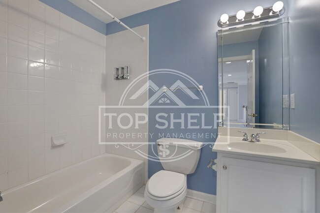 Building Photo - 127 Tara Blvd