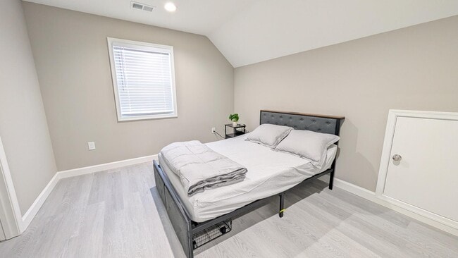 Building Photo - 2253 Papermill Rd