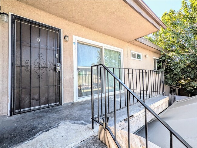 Building Photo - 4662 Canoga St