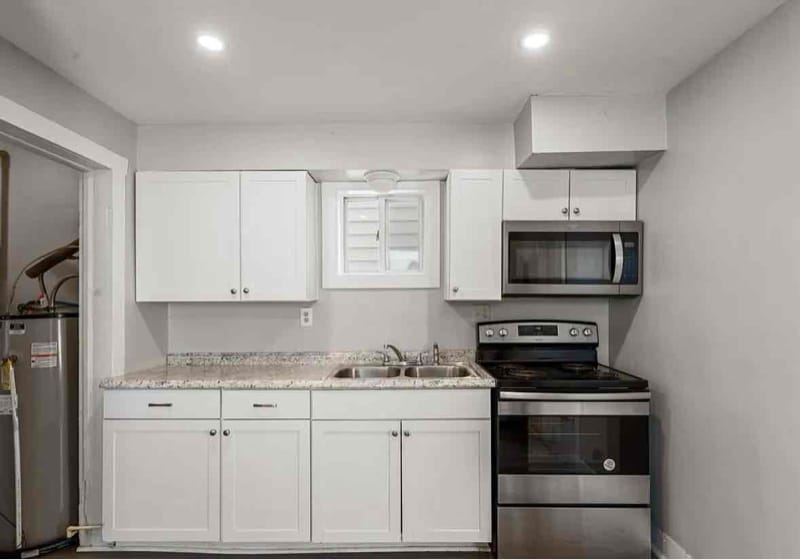 Building Photo - 223 Baker St