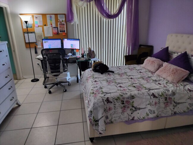 Building Photo - 8760 SW 133rd Ave