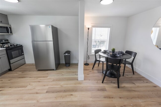 Building Photo - 2820 Blodgett St