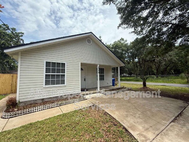 Building Photo - 324 Lena St