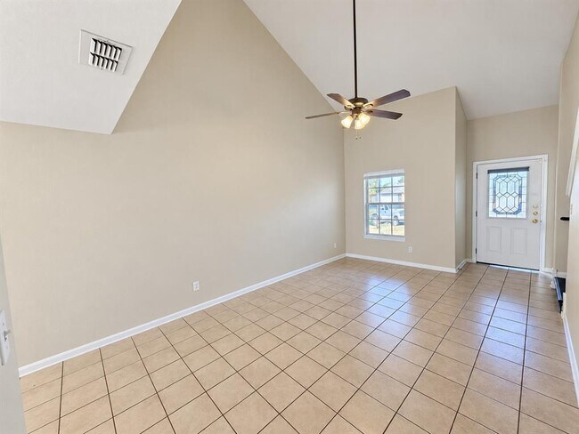 Building Photo - 1408 Bergin Ct