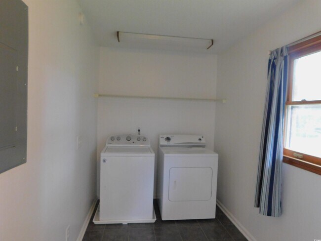 Building Photo - 11 Pierce Pl