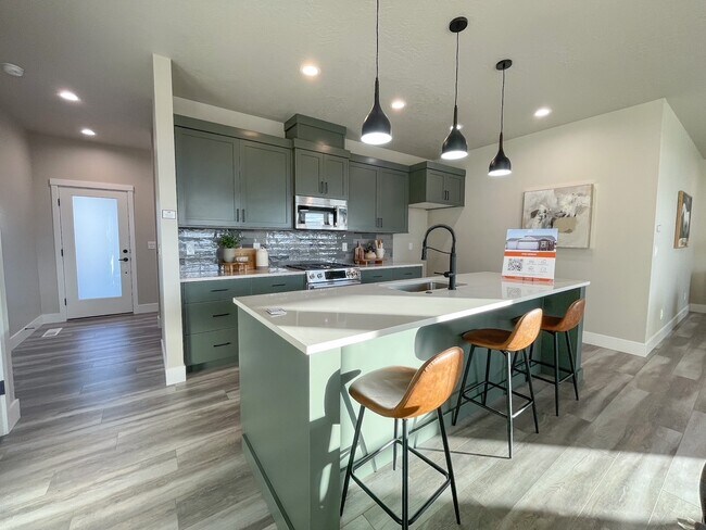 Building Photo - 6273 S Binky Ave