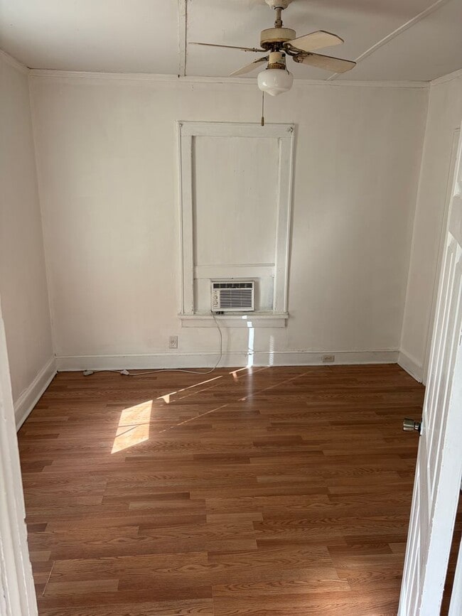 Building Photo - Cute Two Bedroom Apartment in Highland