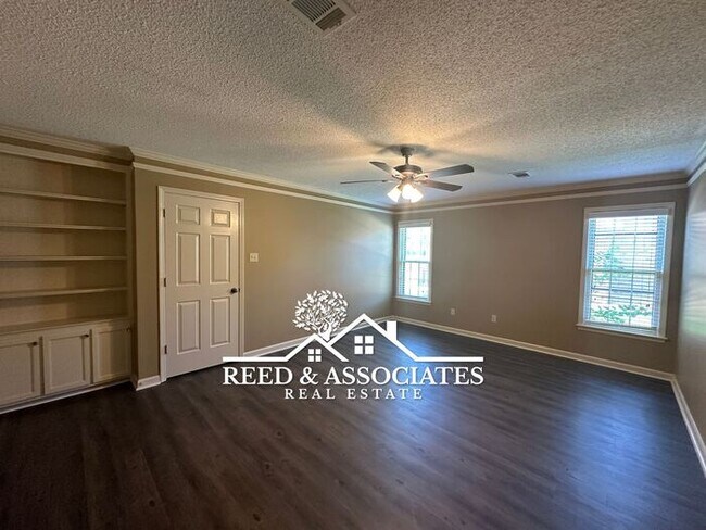 Building Photo - Spacious 4 Bedroom in GERMANTOWN!!
