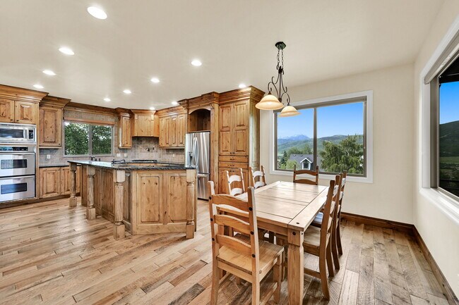 Building Photo - 3573 N Elkview Dr