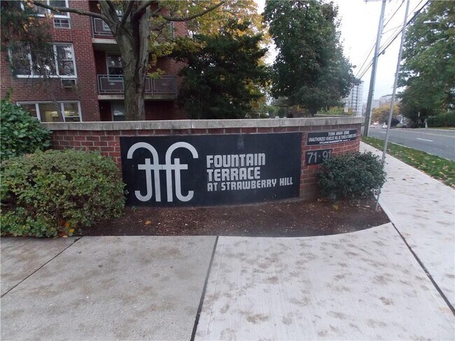 Building Photo - 71 Strawberry Hill Ave