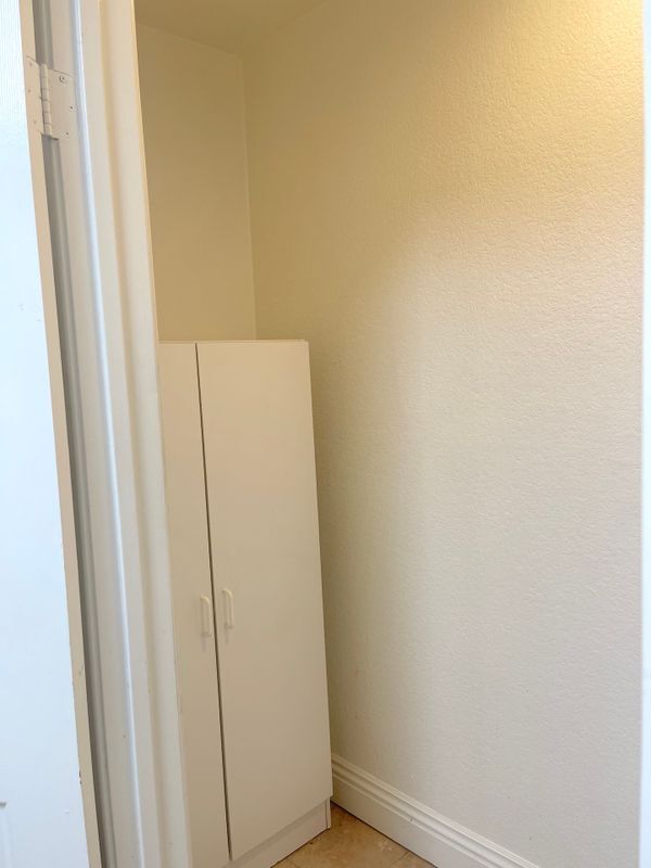 Building Photo - 2400 Del Mar Way