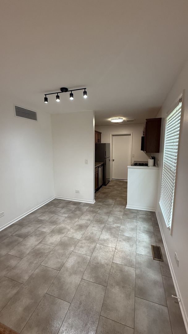 Building Photo - 306 Russet Way