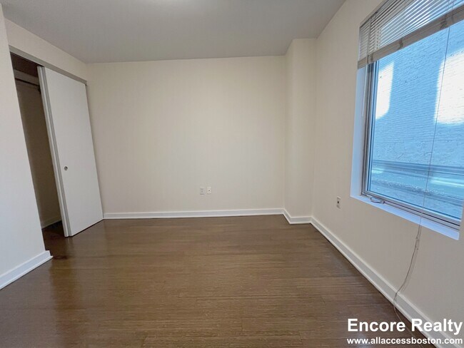 Building Photo - 40 Boylston St