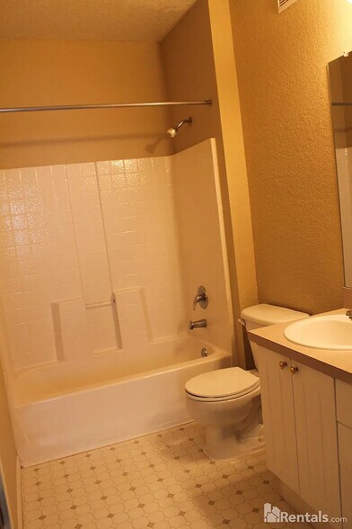 Building Photo - 841 Grand Regency Pointe