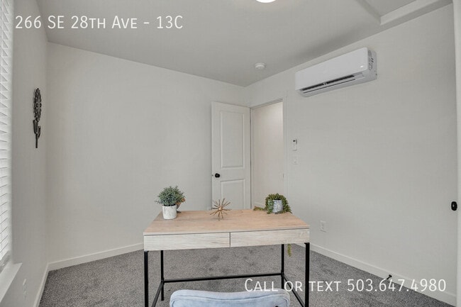 Building Photo - 266 SE 28th Ave
