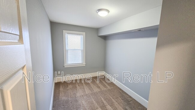 Building Photo - 64 Simpson Ave