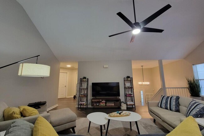 Building Photo - 3110 Crest Ridge Cir SW