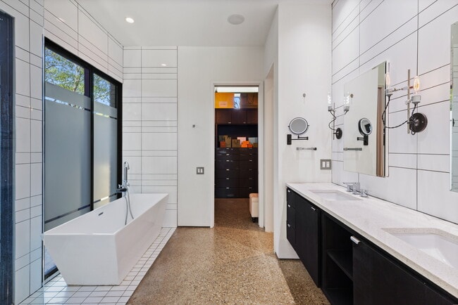 Building Photo - 4156 S Better Dr