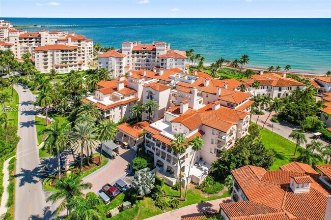 Building Photo - 19122 Fisher Island Dr