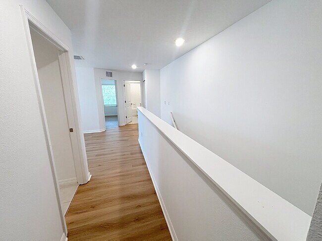 Building Photo - 822 Tennyson Mill Cir