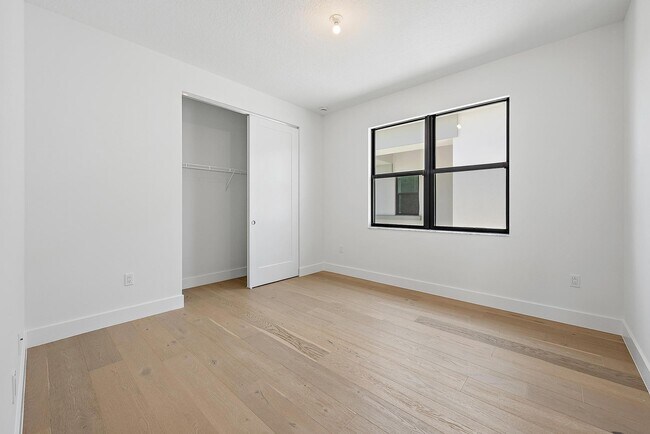 Building Photo - 20471 Southernwood Ave