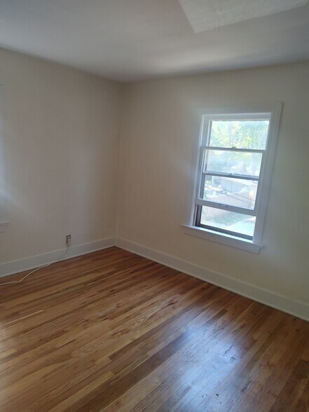 Living westview - 717 W S St