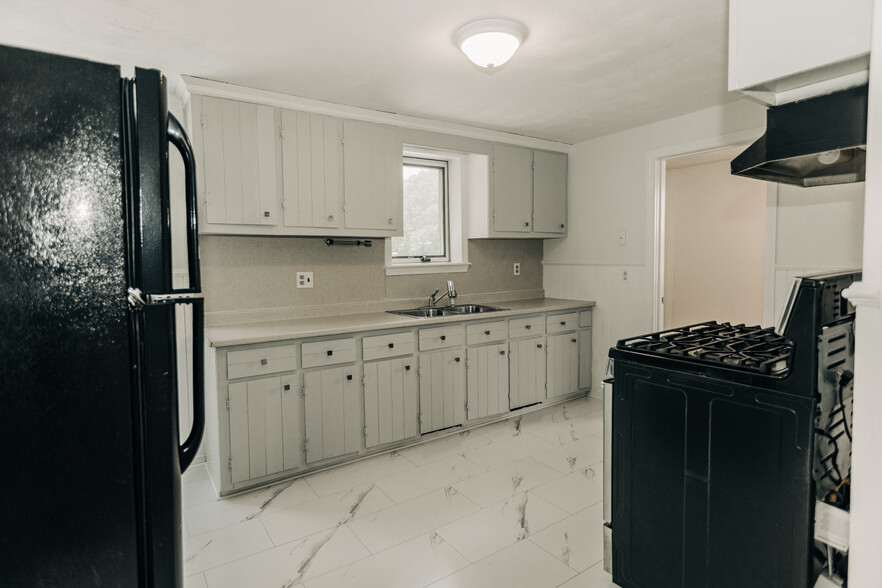 kitchen - 31 Catherine St