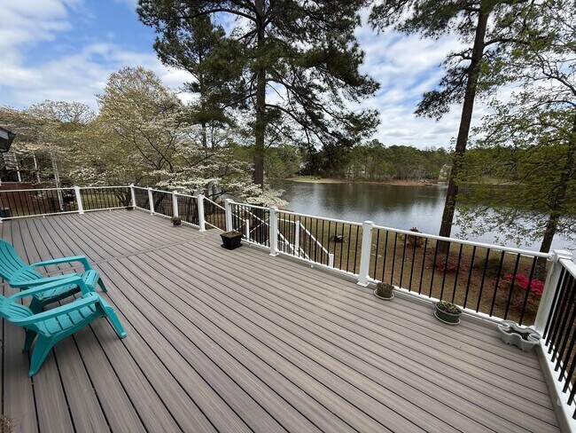 Building Photo - Carolina Lakes