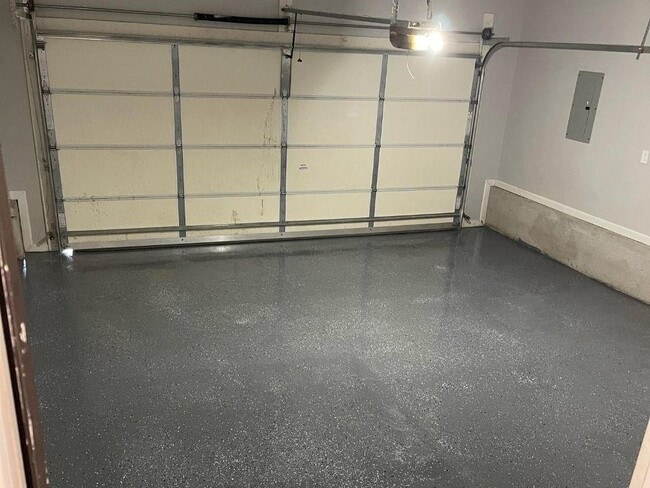 Building Photo - 1261 Lakeview Rd