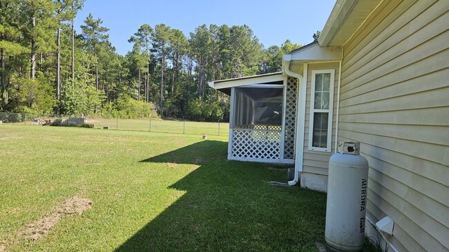 Building Photo - 713 Mill Creek Rd