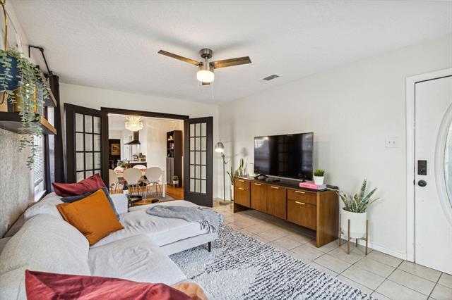 Building Photo - 2435 W 10th St