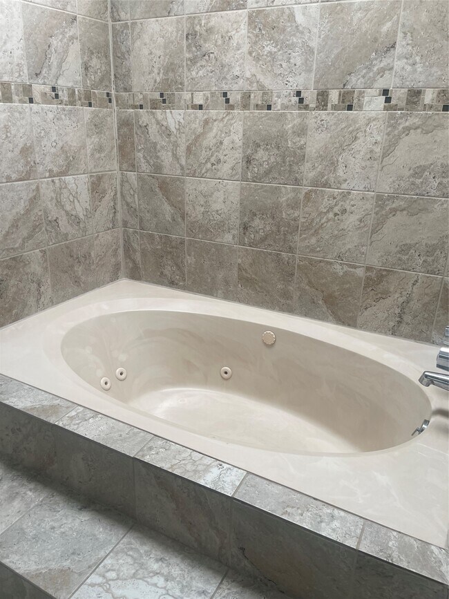 Building Photo - 1826 Port O' Call St