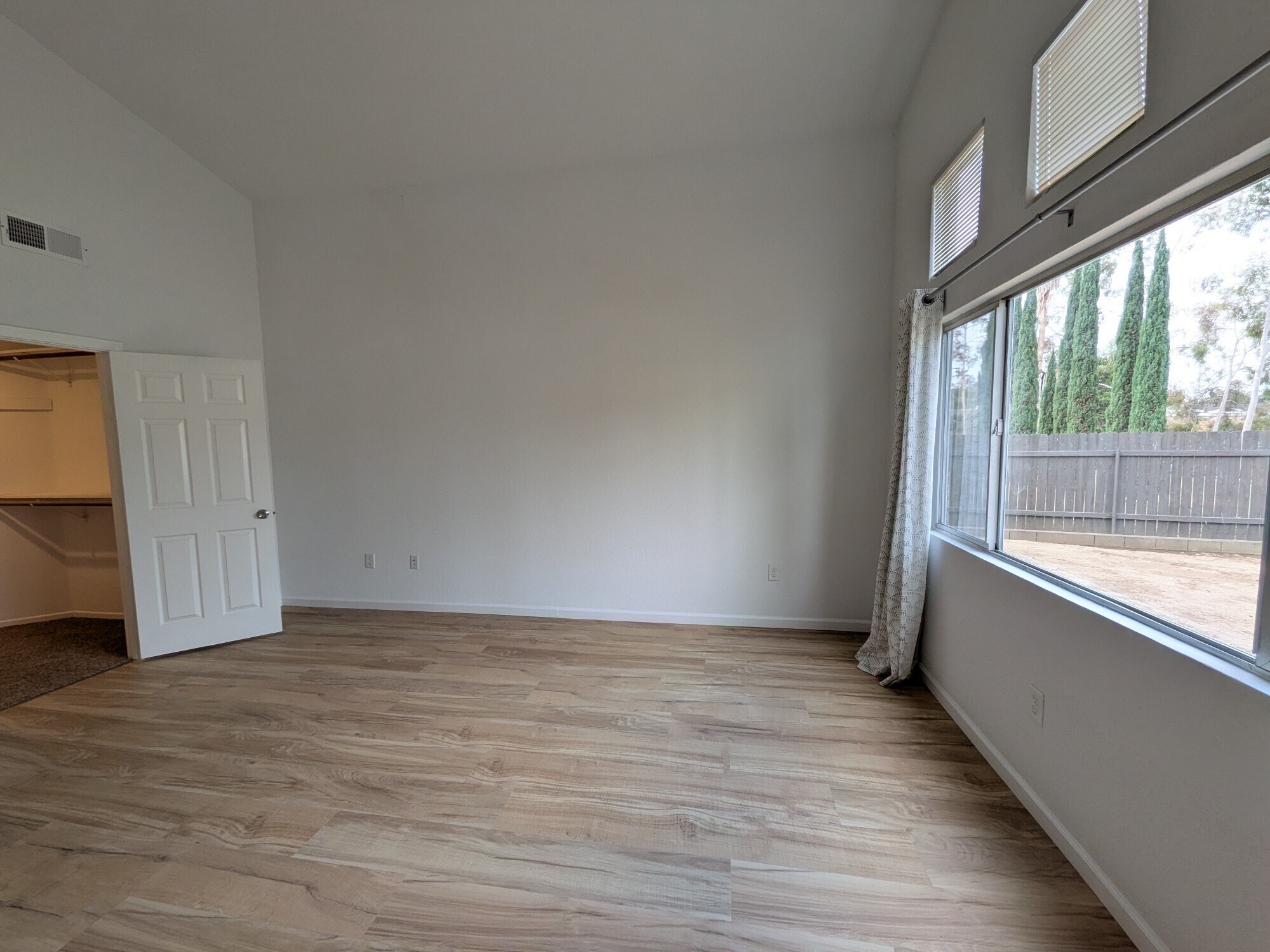Building Photo - 583 Hildale Cir