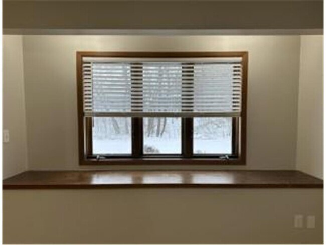 Building Photo - 17553 Ionia Path