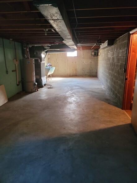 Building Photo - 1127 Aebersold Dr