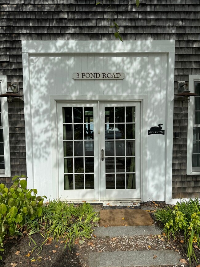 Building Photo - 3 Pond Rd