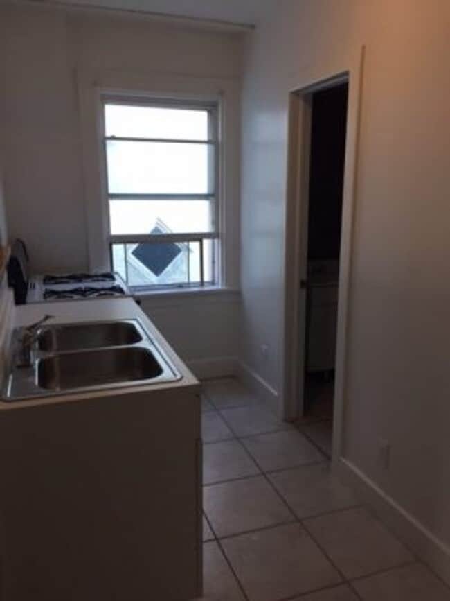 Building Photo - 2817 Glendora Ave